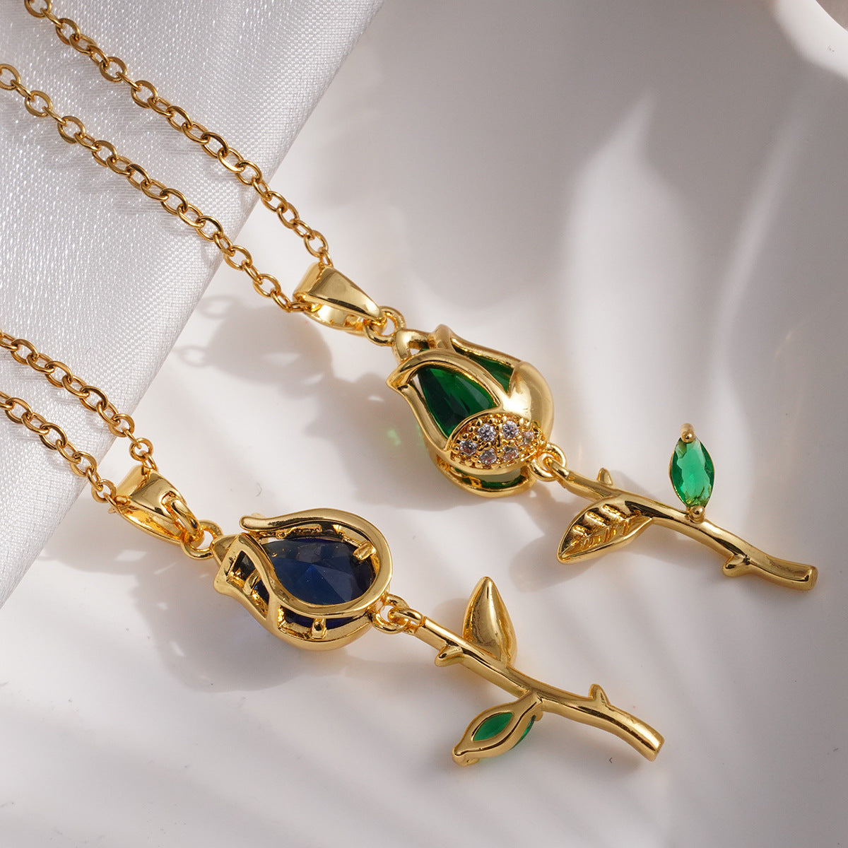 Wholesale Gold-plated copper cat's eye tulip necklace
